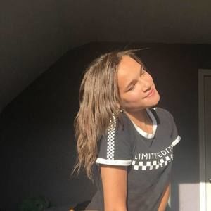 Meet your Posher, Malia